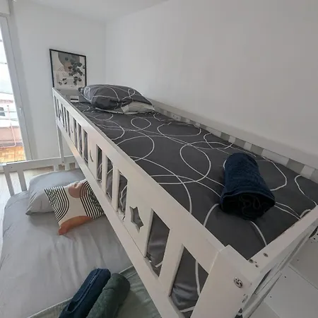 Warm Cocoon - Parking Included 아파트 *